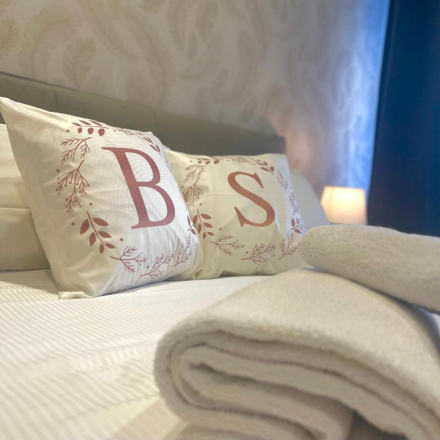 B&B Bovio Square XIV Napoli Bagian luar foto