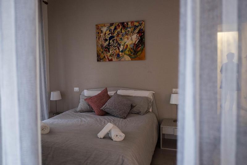 B&B Bovio Square XIV Napoli Bagian luar foto