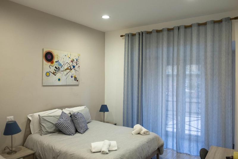 B&B Bovio Square XIV Napoli Bagian luar foto