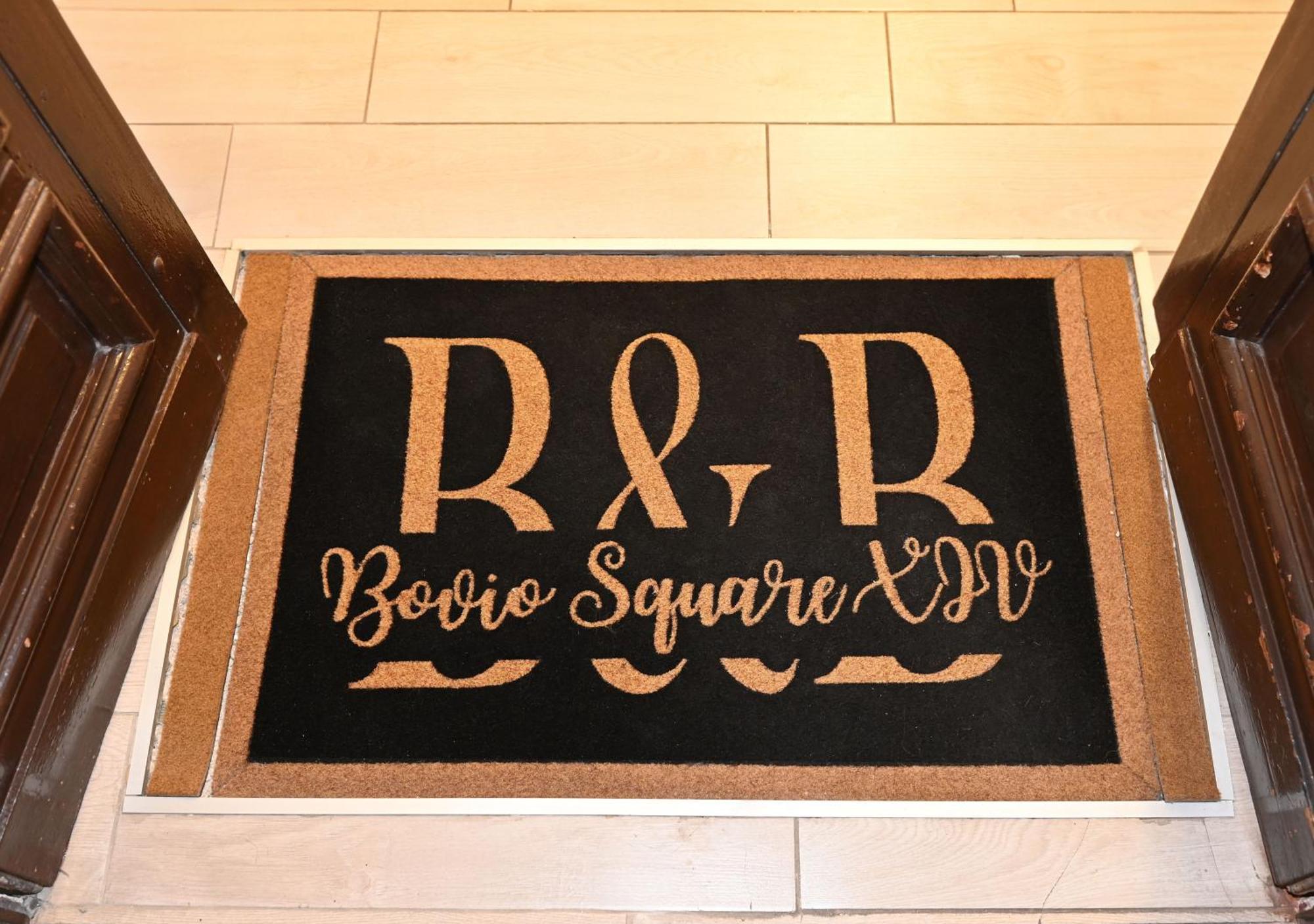 B&B Bovio Square XIV Napoli Bagian luar foto