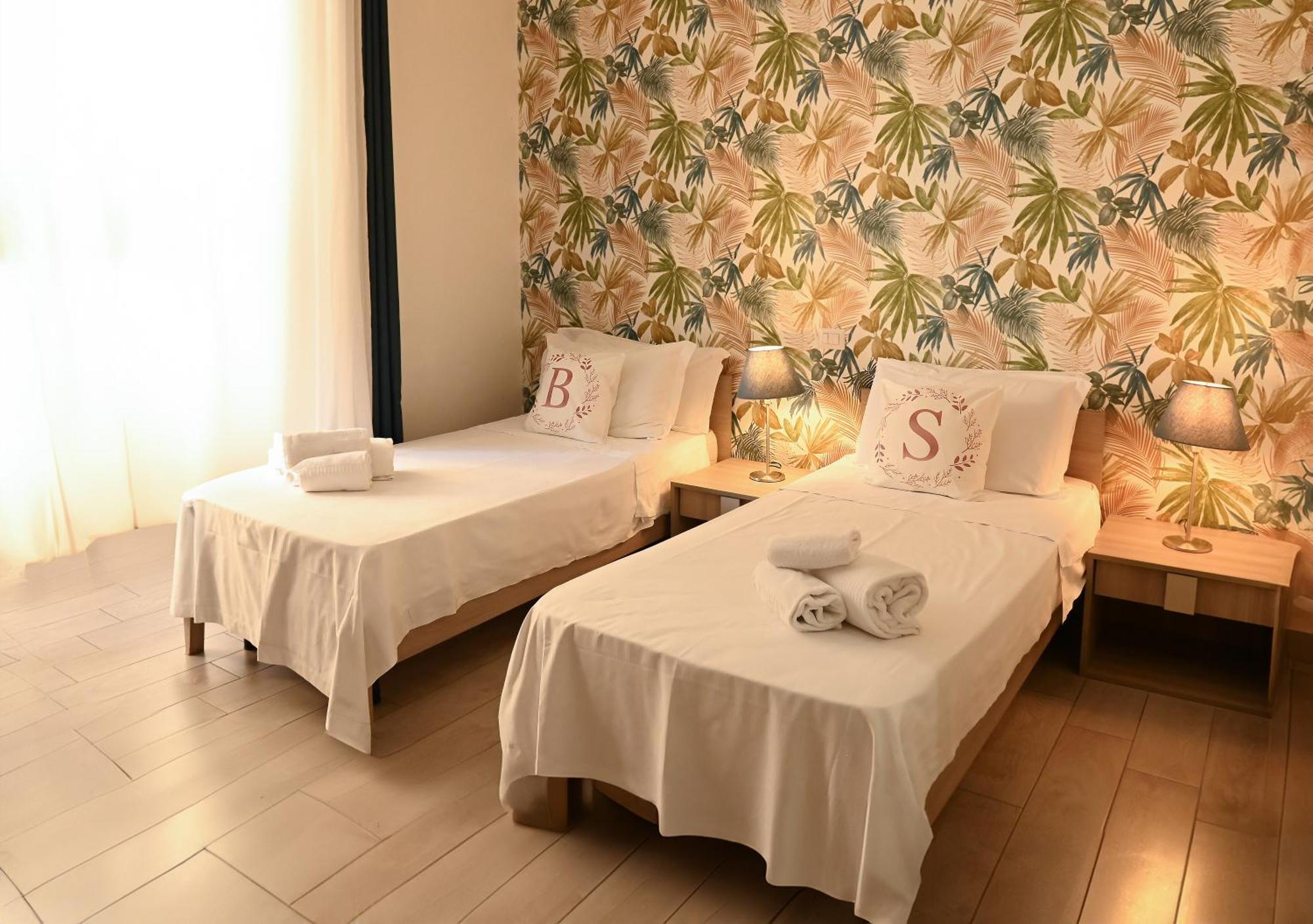 B&B Bovio Square XIV Napoli Bagian luar foto