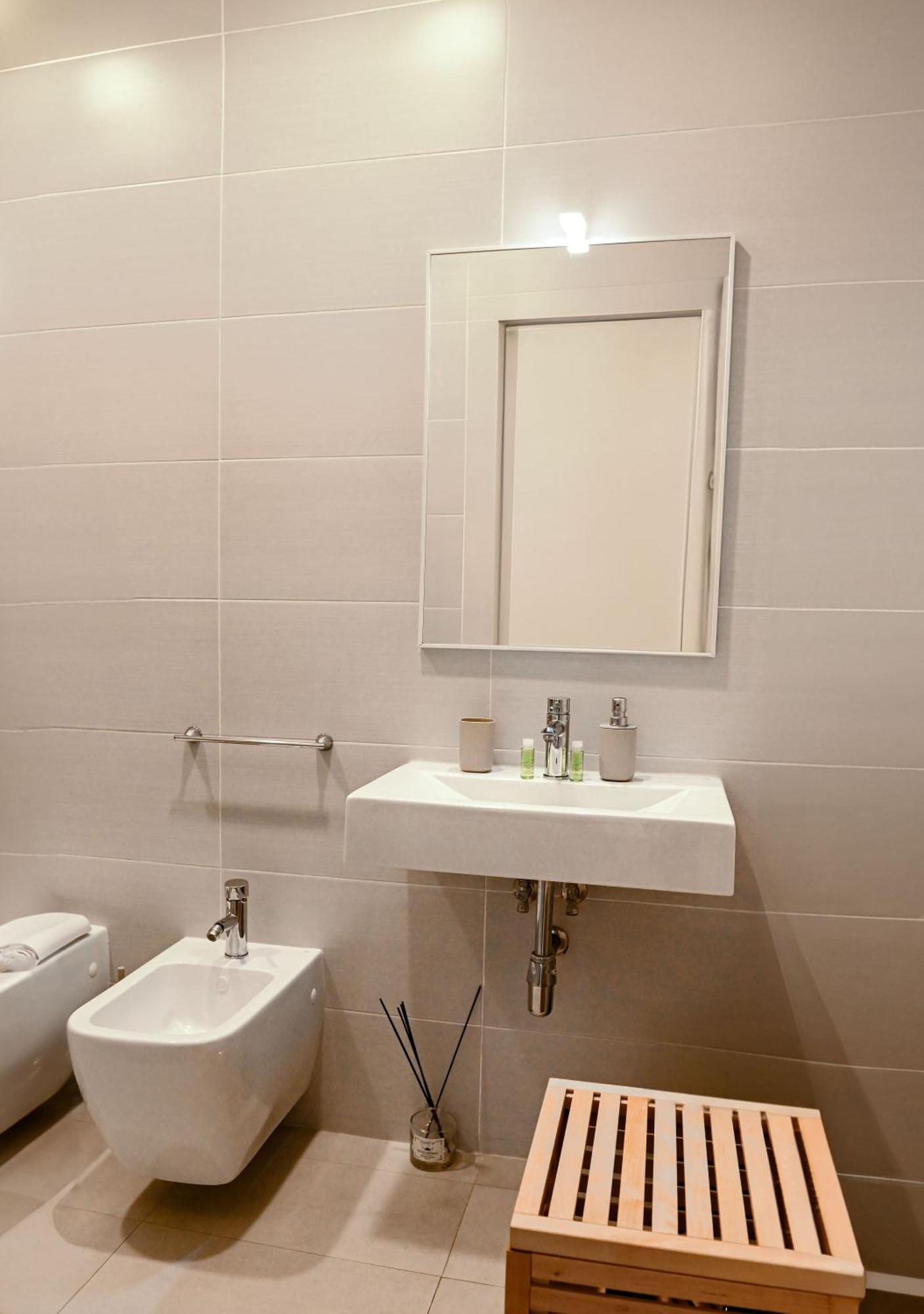 B&B Bovio Square XIV Napoli Bagian luar foto
