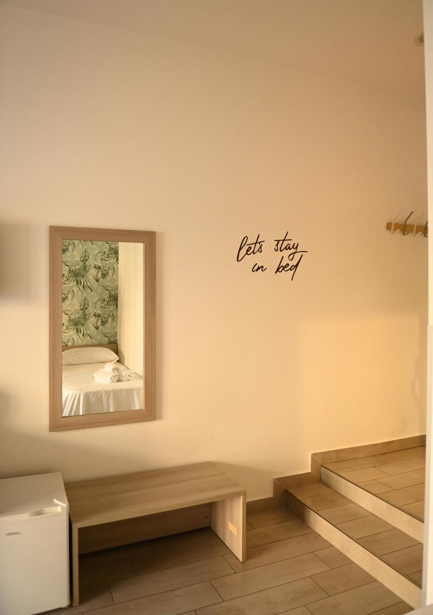 B&B Bovio Square XIV Napoli Bagian luar foto