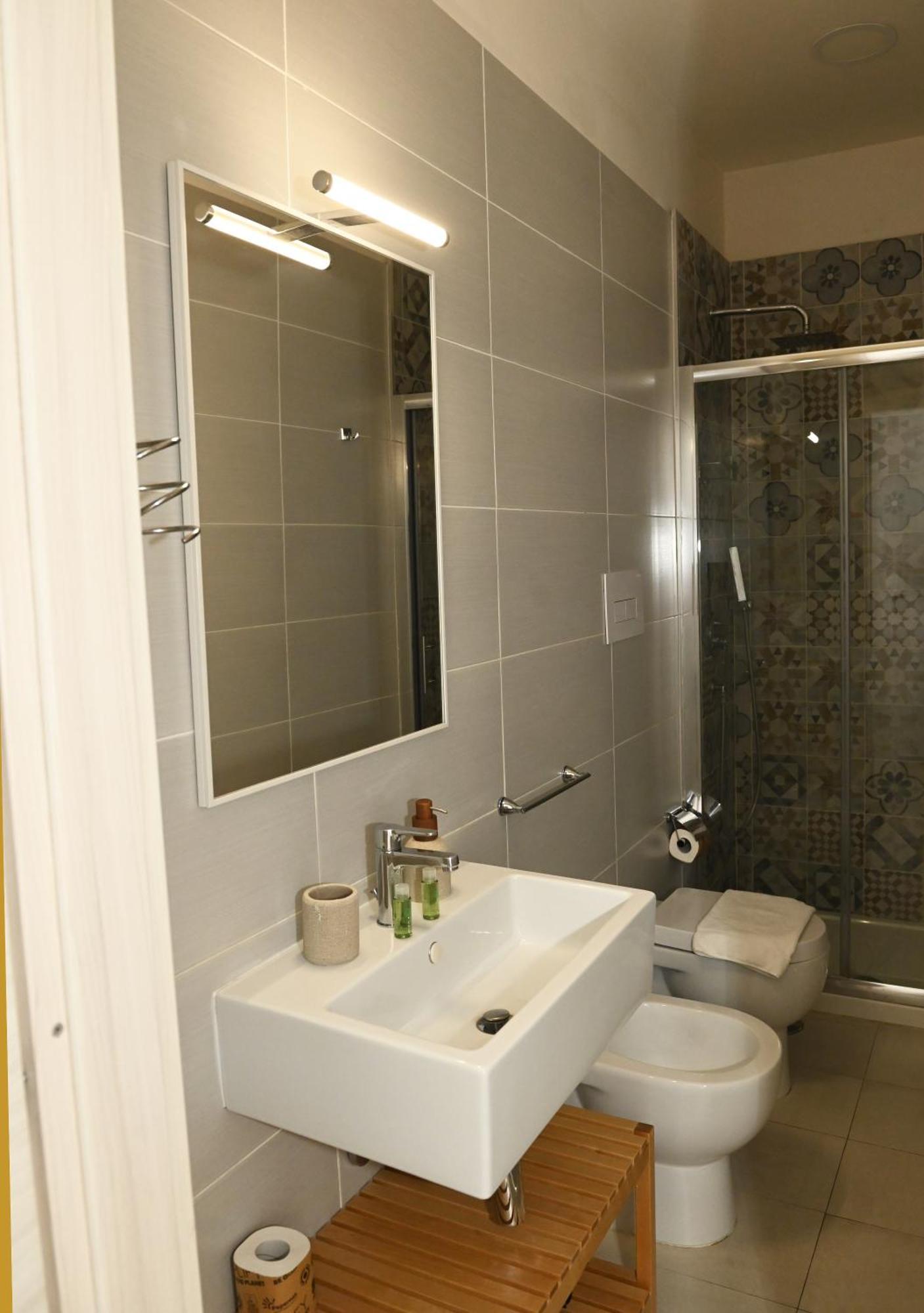 B&B Bovio Square XIV Napoli Bagian luar foto