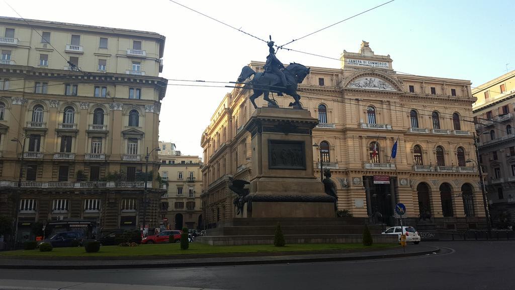 B&B Bovio Square XIV Napoli Bagian luar foto
